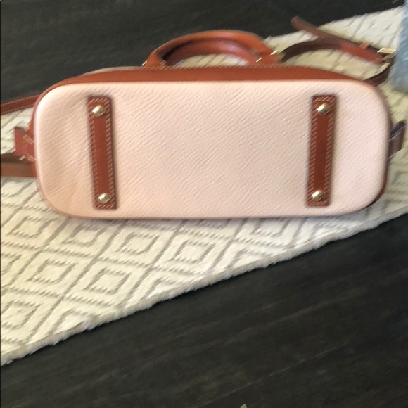 Dooney & Bourke light blush handbag 👜 - Picture 4 of 7